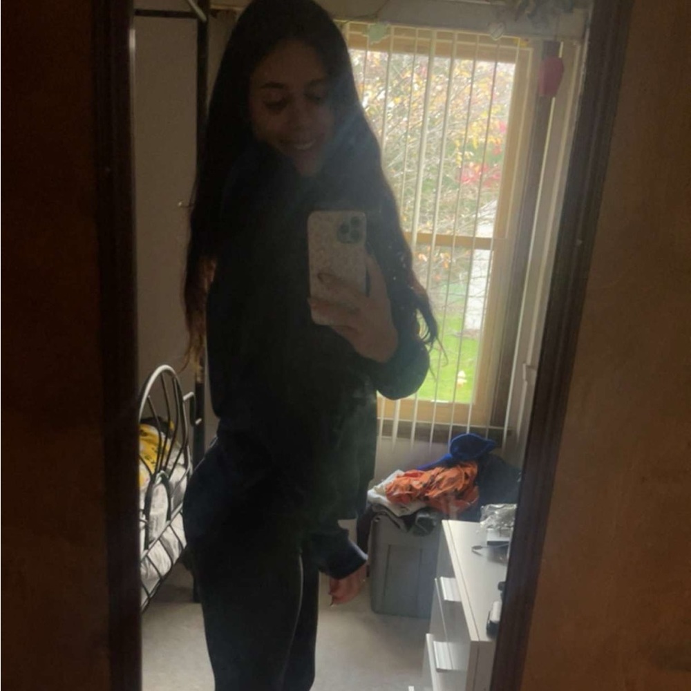 Meet your Posher, Ava